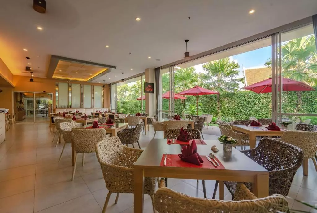 Ramada by Wyndham Phuket Deevana